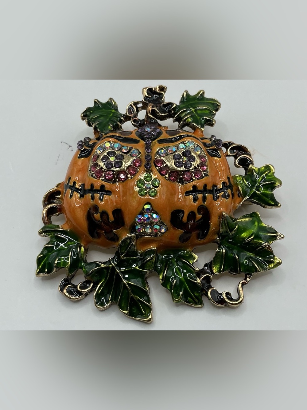 SCARECROW JACK O LATERN PUMPKIN ENAMEL WITH RHINESTONE BROOCH NWOT